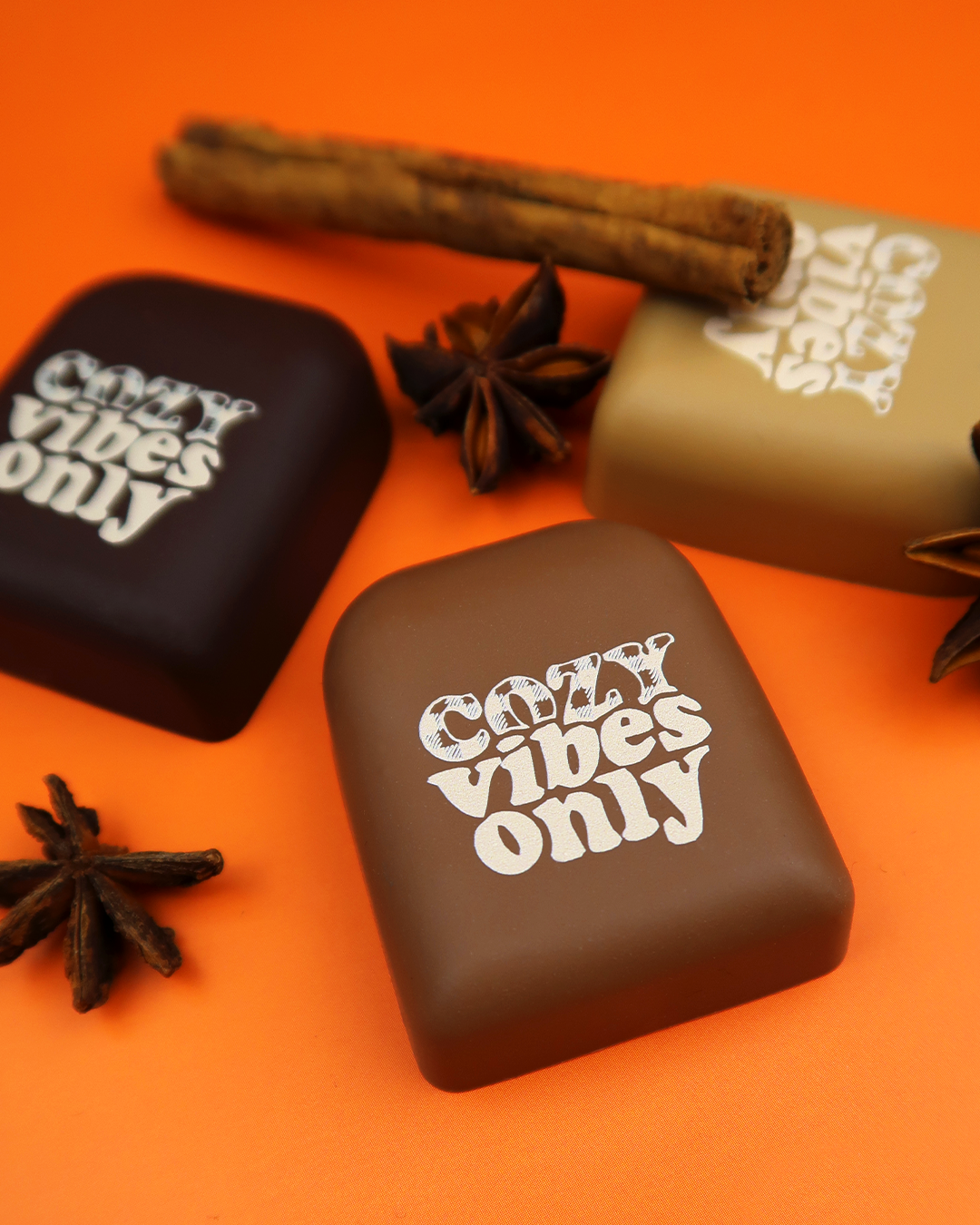 Omnipod Cover - Print - Cozy Vibes - Choco